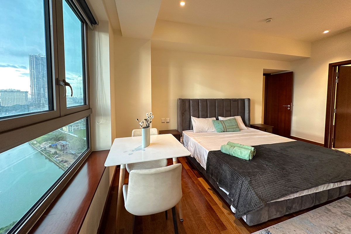 cinnamon-life-apartment-azure-executive-bedroom02